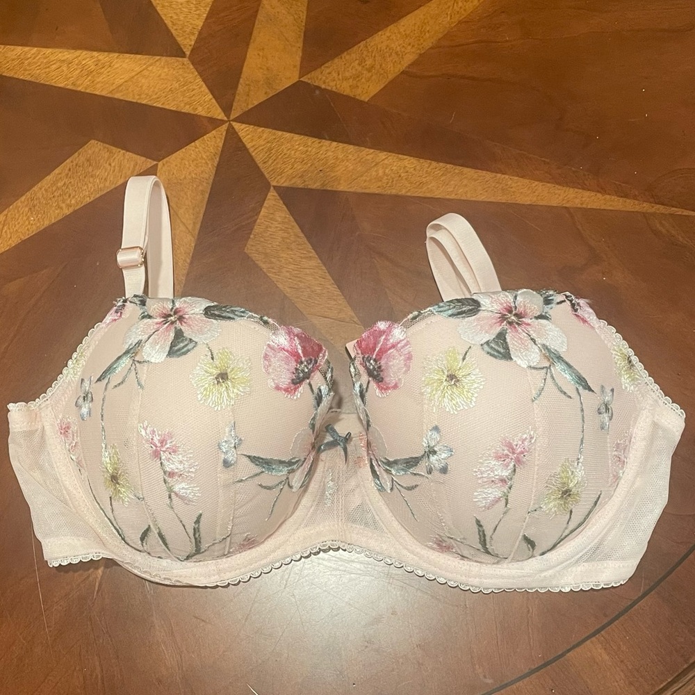 Victoria secret dream angel lined Demi - Picture 2 of 5